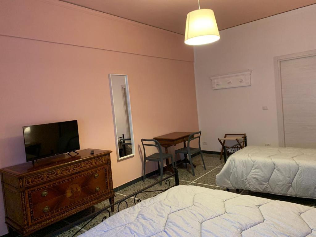 Ameli Room Флоренция Экстерьер фото