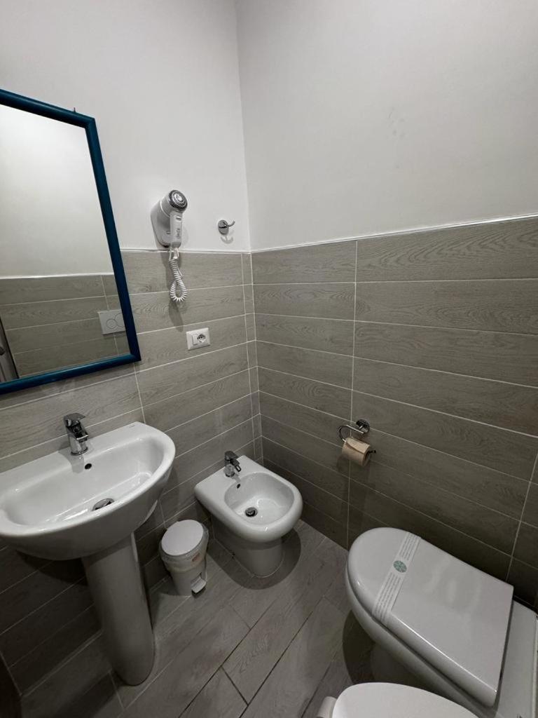 Ameli Room Флоренция Экстерьер фото